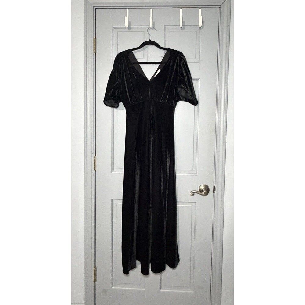 Chelsea 28 Velvet Dress Womens XS Black V Neck Short Sleeve holiday party dress